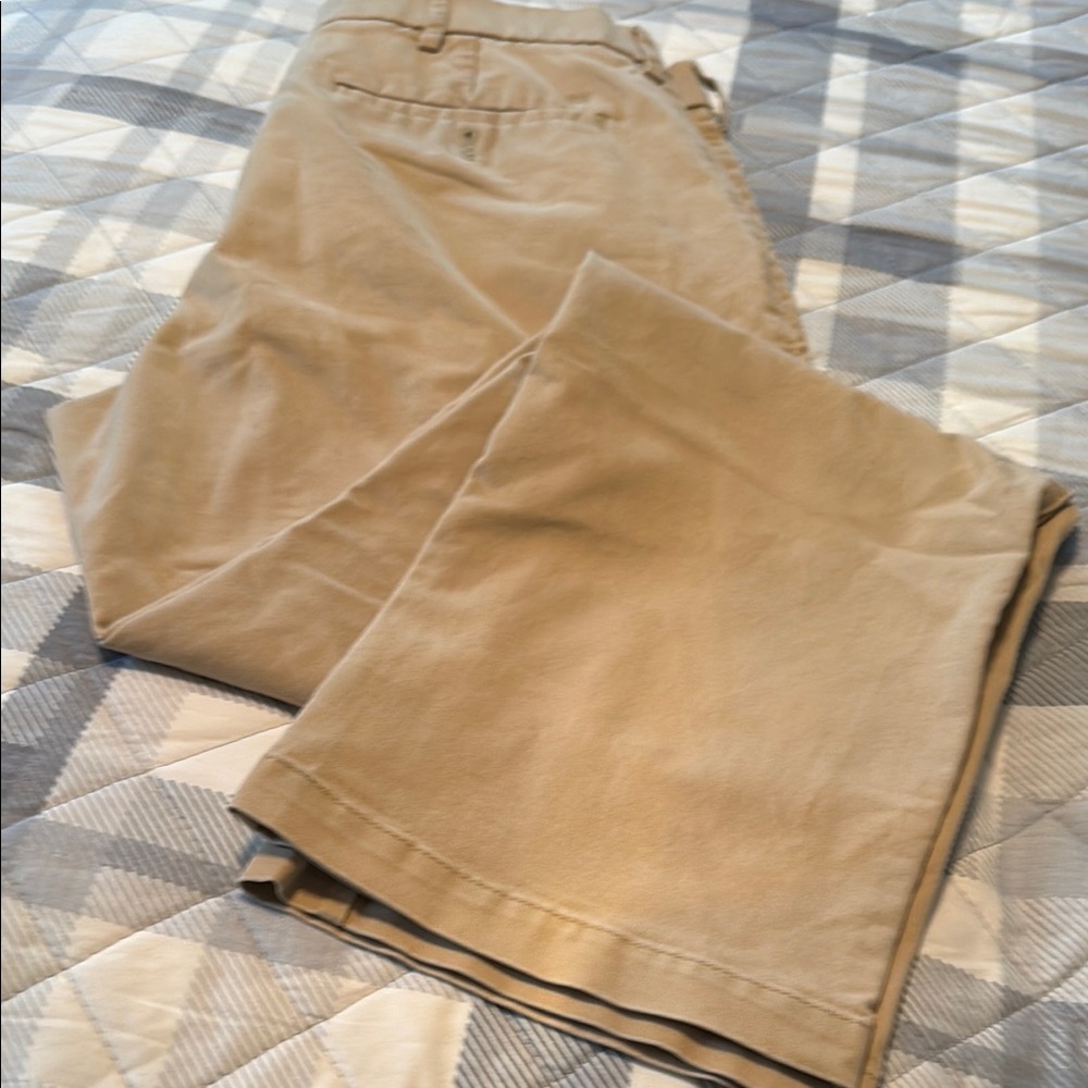Haggar, men’s pants size 32X 30. Straight fit like new.
